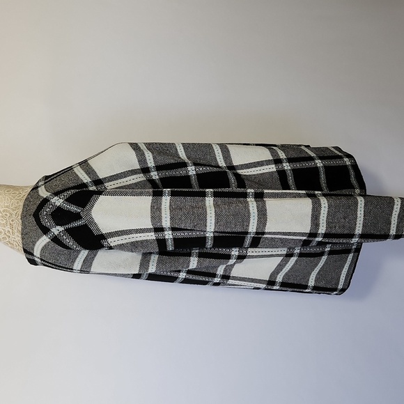 J Jill Black White Plaid Buffalo Check Cozy Knit Long Sleeve Pullover Sweater M - Picture 10 of 16